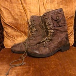 Roxy zip up combat boots! Size 8.5